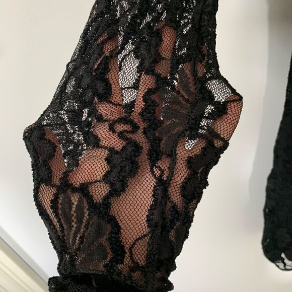 Coco & Tasha Black Floral Lace Long Sleeve Dress - Picture 5 of 8